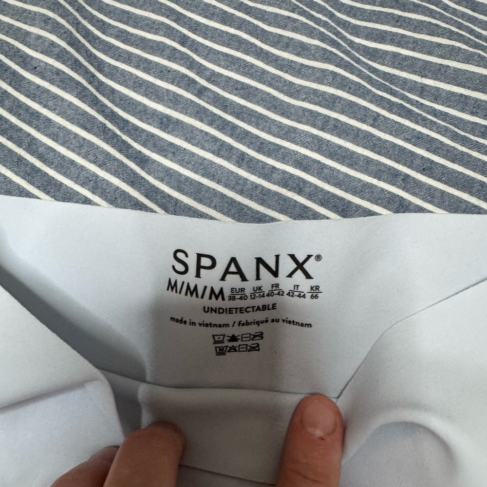 SPANX light blue lower tummy shape-wear - Picture 2 of 3